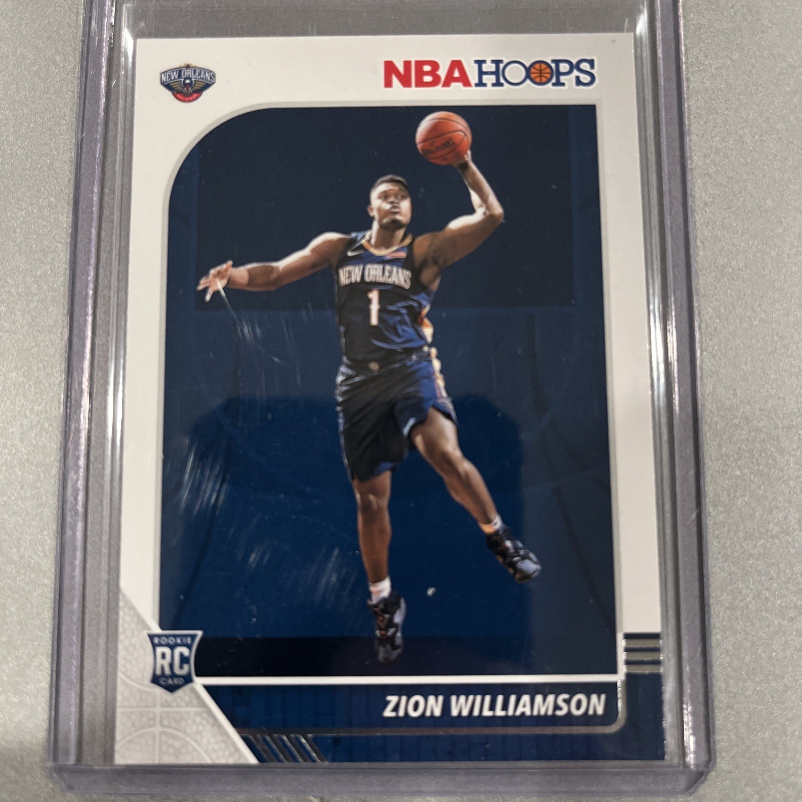 Zion Williamson 2019-20 Panini NBA Hoops Red Back #258 (RC)