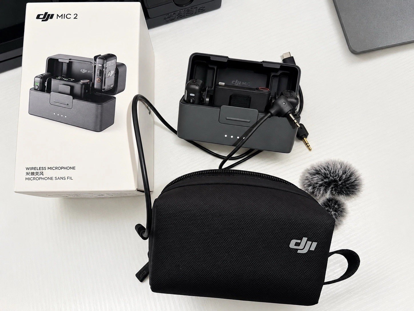 DJI Mic 2 Wireless Microphone 2 TX   1 RX   Charging Case - Excellent