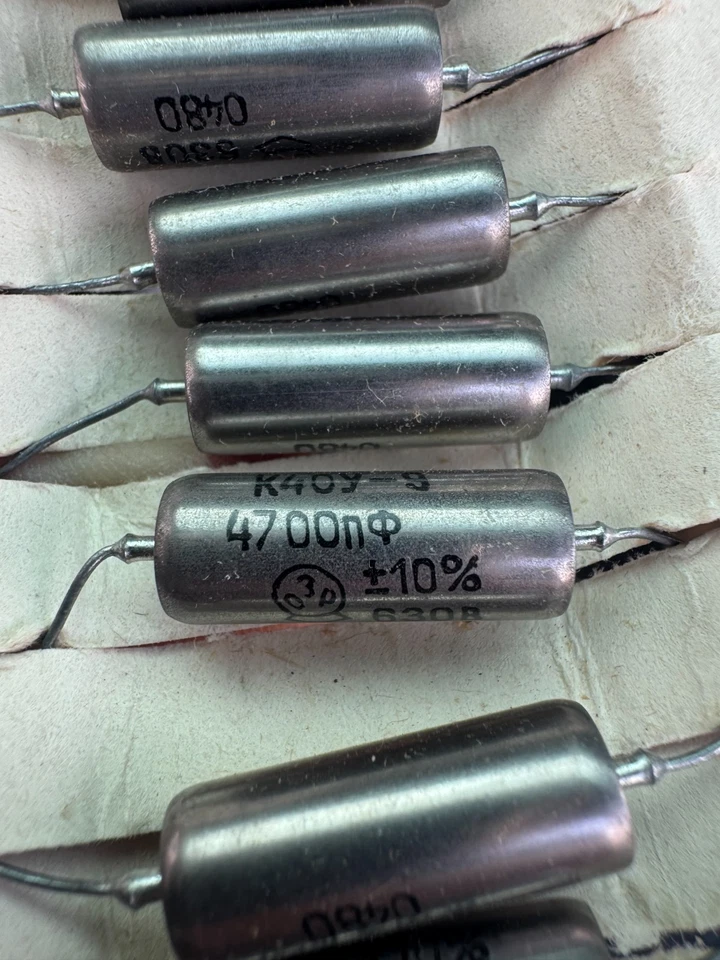 Lote de condensadores K40Y-9 4700pF +/-10% 630V URSS PAPEL EN ACEITE PIO AUDIO 100 piezas+ Foto 2 de 4