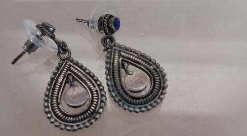 Orecchini in argento 925 con pietra di lapislazzuli marcati a goccia 1 1/2" leggeri - Foto 2 di 2