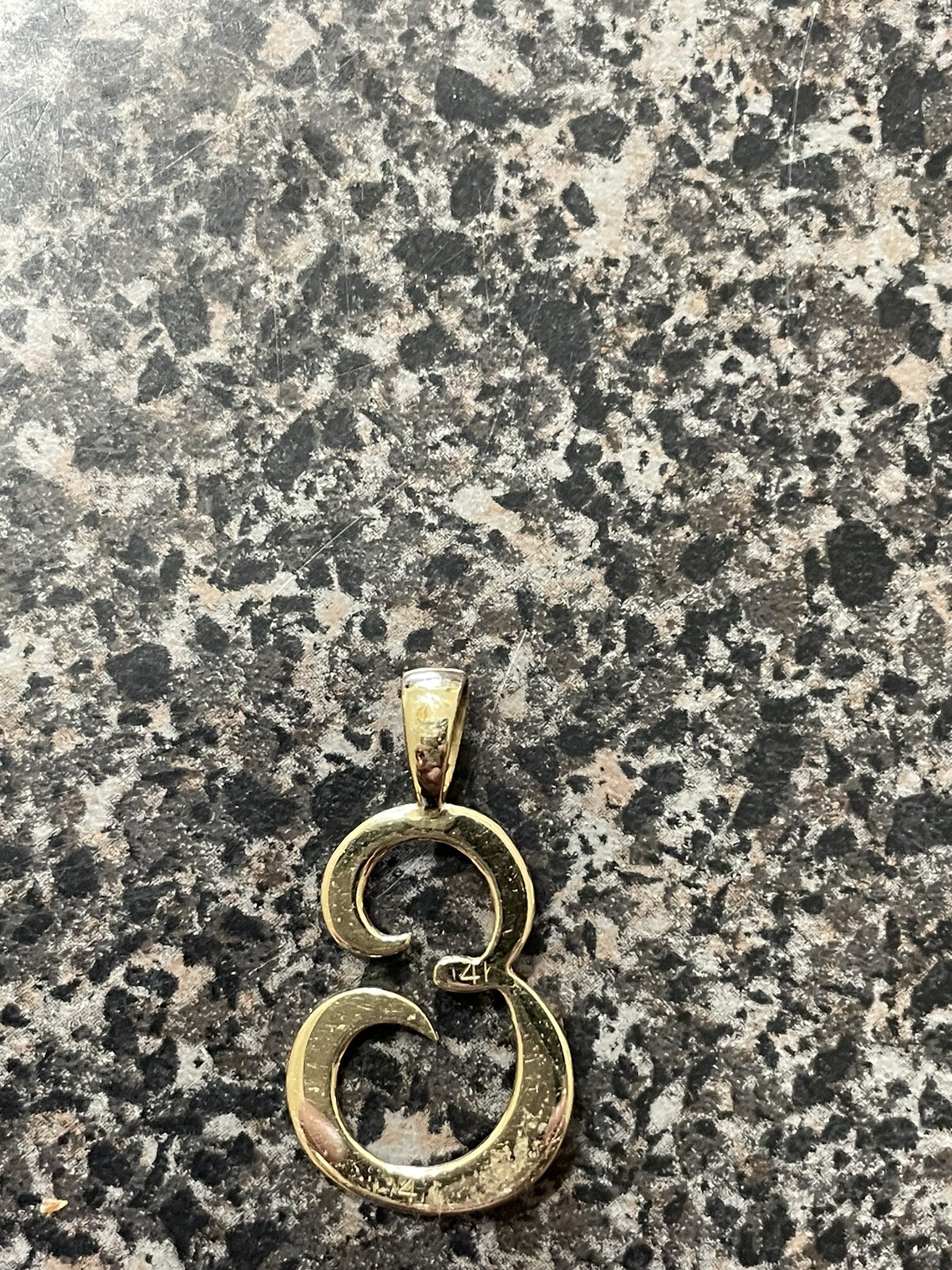 Initial E pendant with 3 diamonds - image 2