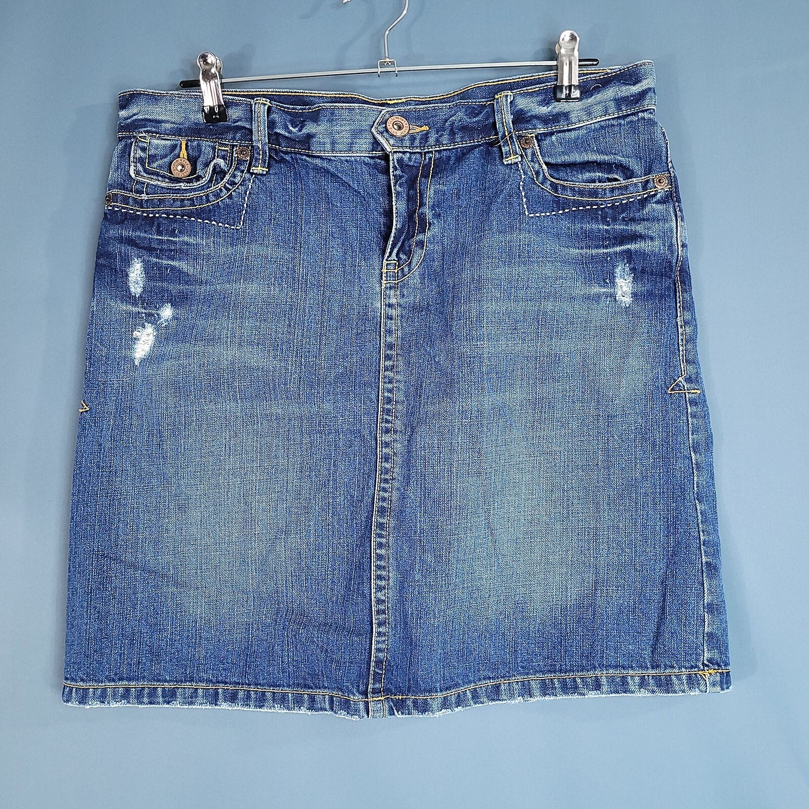 Old Navy Women's Embroidered Mini Denim Skirt Blu… - image 1