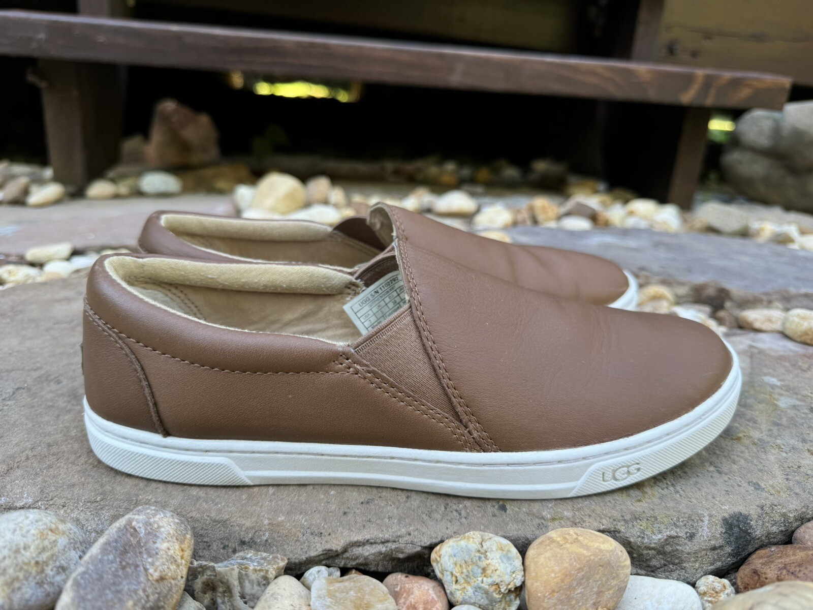 Zapatos UGG Alameda de cuero marrón para mujer talla 7