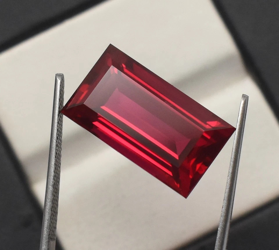 Pigeon Blood Ruby Corundum Baguette Cut 18X10 mm Loose Gemstone 15 cts - Image 3 of 3