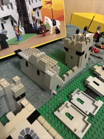 LEGO 6080 Castle Parts & Figures W/ Box & Instructions See Description & Pics