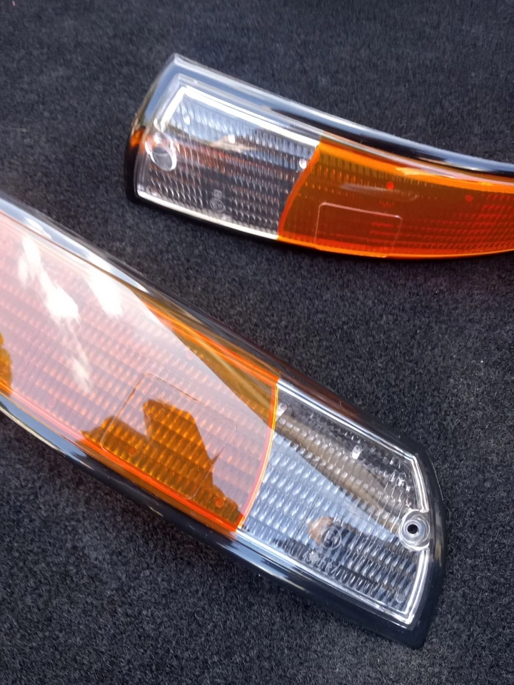 Genuino Dansk Alemania Porsche 911 EURO Lente Señal de Giro Frontal Negro CONJUNTO con Tornillos Foto 3 de 4