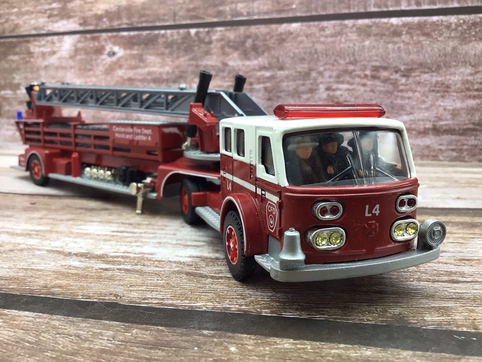 Corgi 97321 - American La France Fire Engine ~ Boxed ~ 1/50 Scale - Image 4 of 4