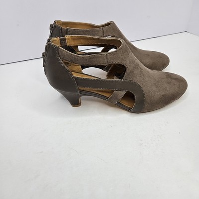 Comfortview Suede Heels Zipper Back Size 10 Heel 2.5''  Color Taupe