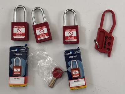 #ad Reece TT38 Red 5 Locks With Keys Please Read Details $24.99