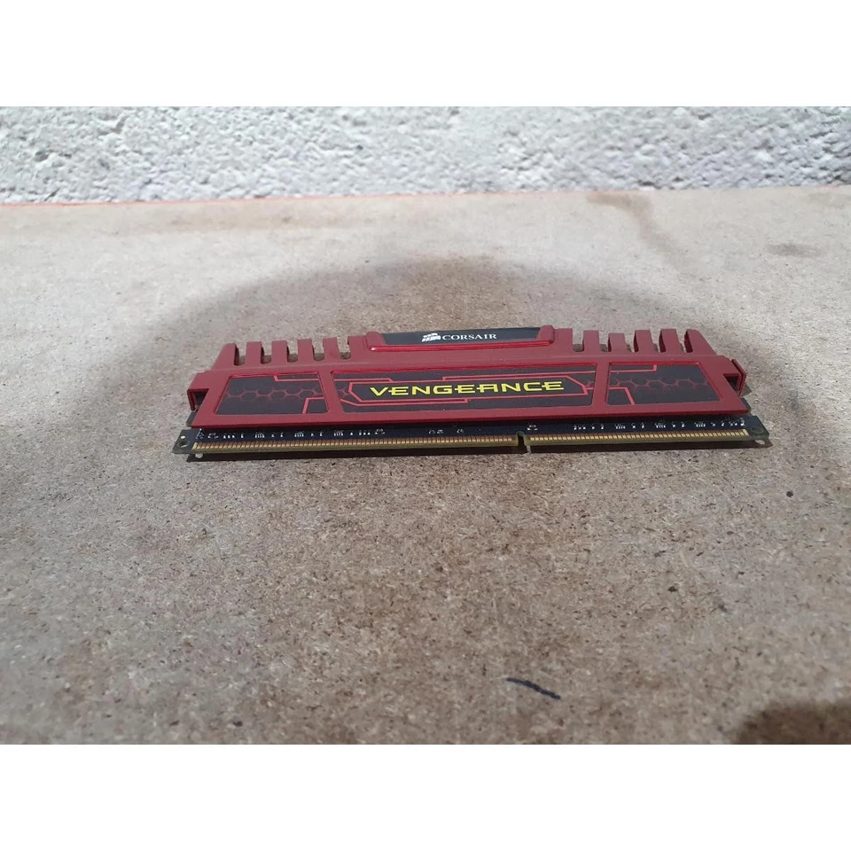 Corsair Vengeance CMZ16GX3M4X1866C9R 4GB DDR3 RAM PC3-15000 (1866MHz) - Image 4 of 4