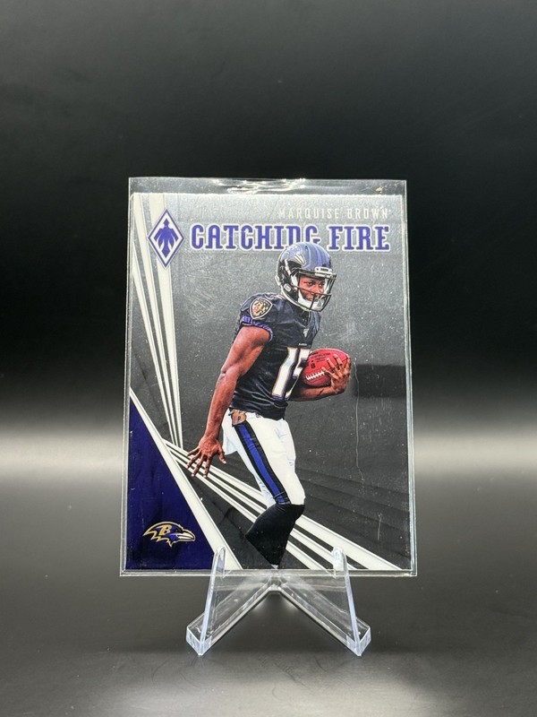 2019 Panini Phoenix - Catching Fire Marquise Brown #1 (RC)