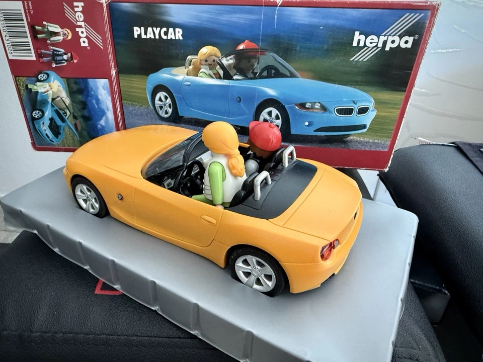 BMW Z4 HERPA 1:18 - NUOVA CON SCATOLA E PERSONAGGI - Very Rare!!! Da Collezione - Immagine 4 di 4