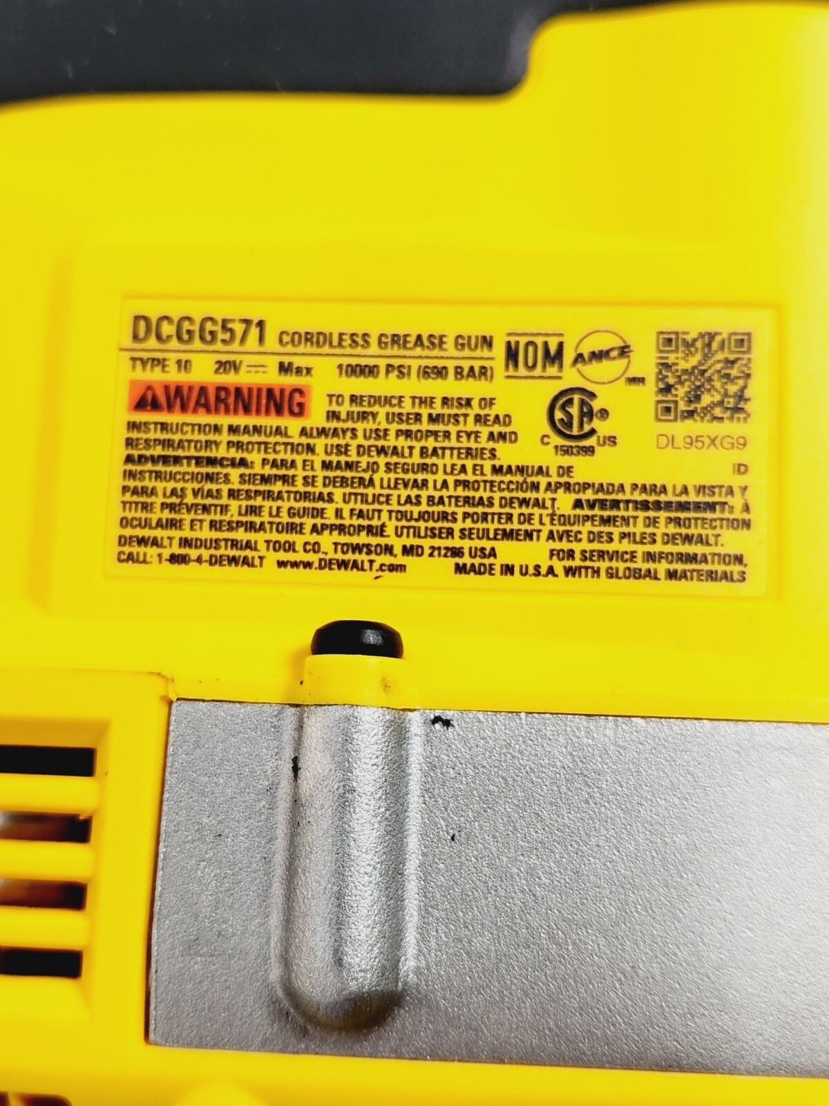 DEWALT DCGG571 20V Cordless Grease Gun Kit With 4AH Battery And Case