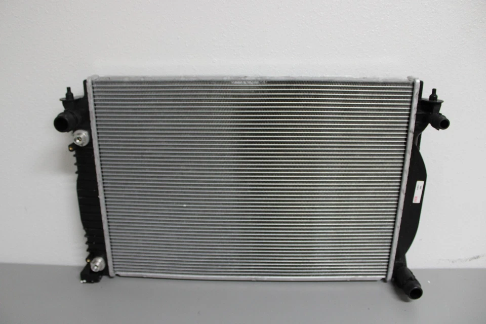 2002 2003 2004 2005 2006 2007 2008 AUDI A4 A6 RADIATOR Foto 4 de 4
