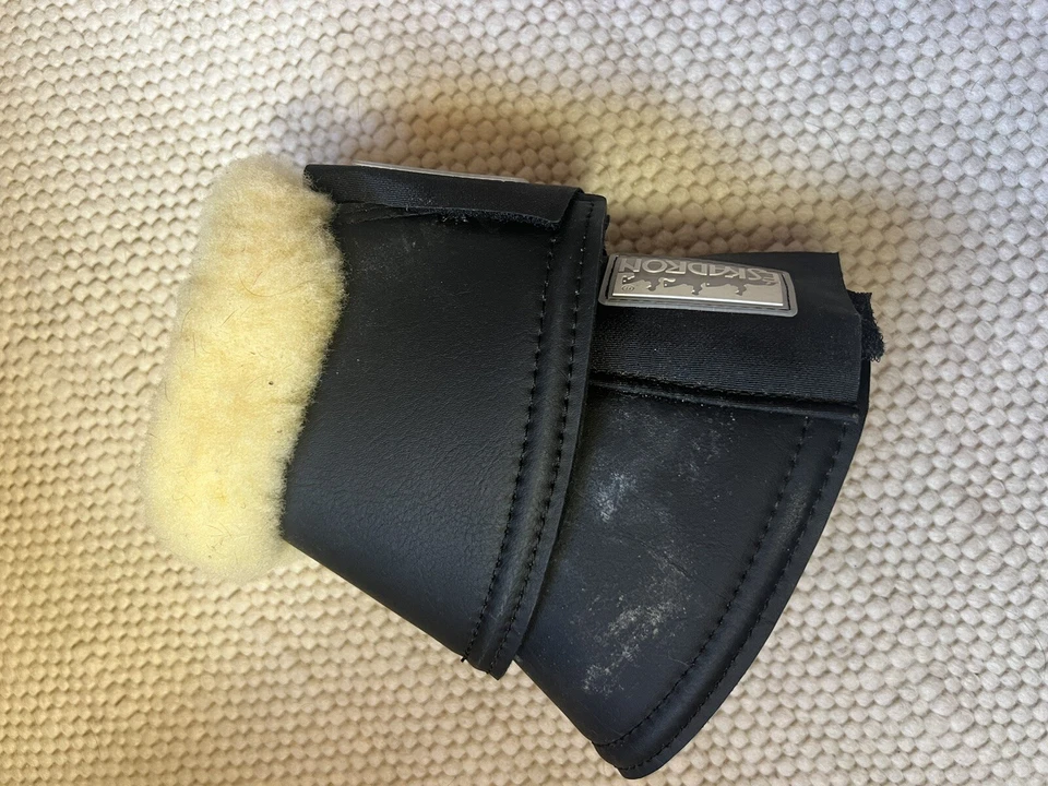 Eskadron Hufglocken mit fell Schwarz - Bild 2 von 3