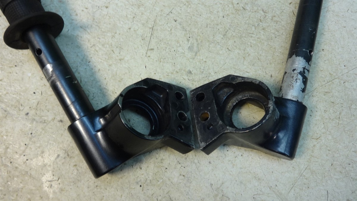 1996 Kawasaki Ninja ZX600 ZX 600 K372-1. handle bars clip 1996 Kawasaki Ninja ZX600 ZX 600 K372-1. handle bars clip