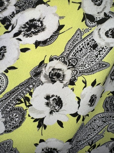 Top spaghetti floreale nero e bianco giallo fluo Torrid taglia 1 - Foto 4 di 10