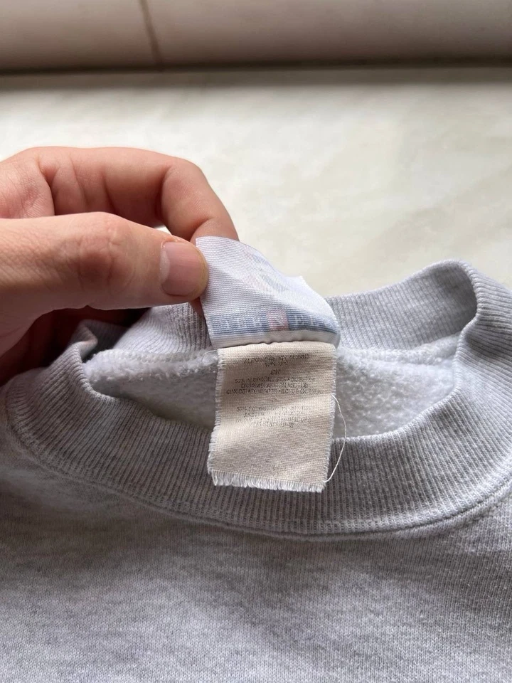 Sudadera De Colección Chateau Marmont Mujer’s S Gris Hotel LA 90s EE. UU. 1999 Cuello Redondo Foto 3 de 4