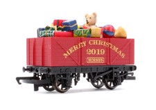 Hornby Pre-Owned R6932 7 Plank Wagon 'Christmas 2019'