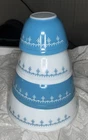 Pyrex Snowflake Garland Set Of 4 Blue/White Nesting Mixing Bowls 401-404