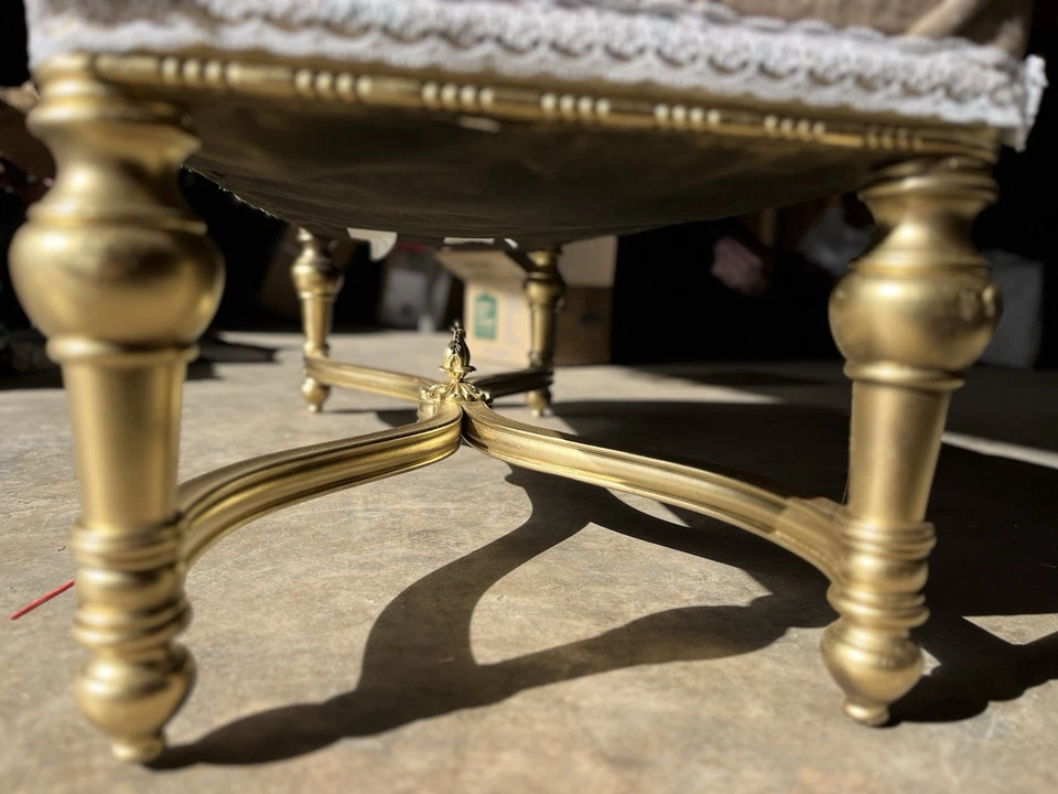 "Banco y almohada de tela antigua de encaje de madera dorada estilo Luis XIV francés restaurado 48""" Foto 3 de 4