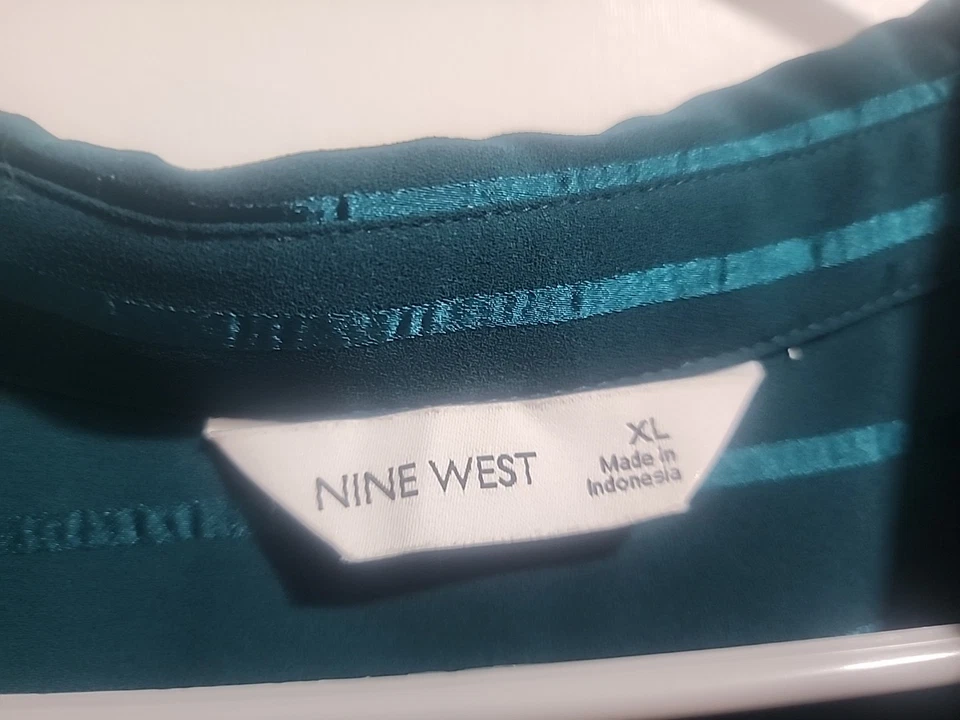 Blusa de trabajo para mujer con botones Nine West talla XL verde azulado a rayas Foto 2 de 4