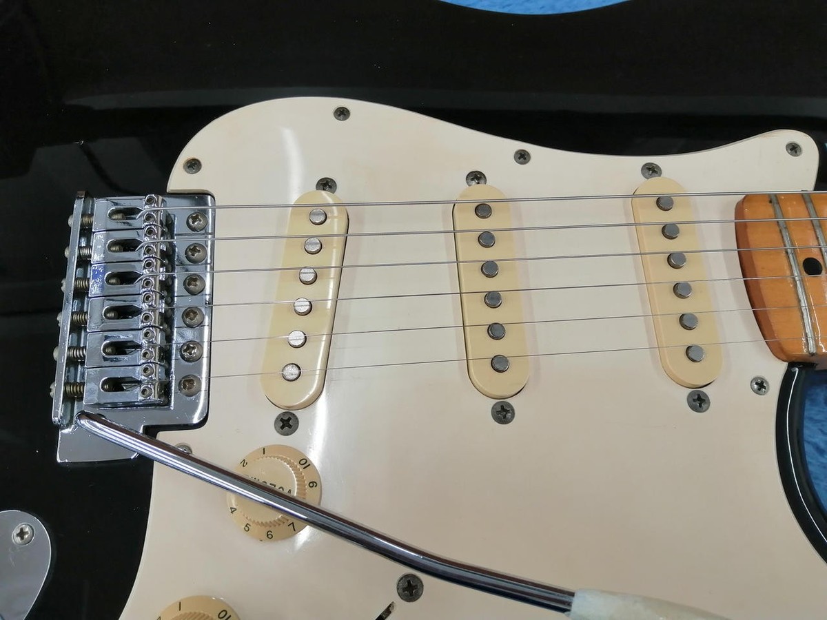 ギター Fender Mexico Squier SeriesStratocaster Amazon.com: Fender Squier Debut Series Stratocaster Electric