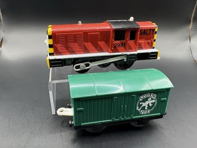 Thomas and Friends Trackmaster Saltys Sodor Zoo Exhibit Motorized Engine & Box