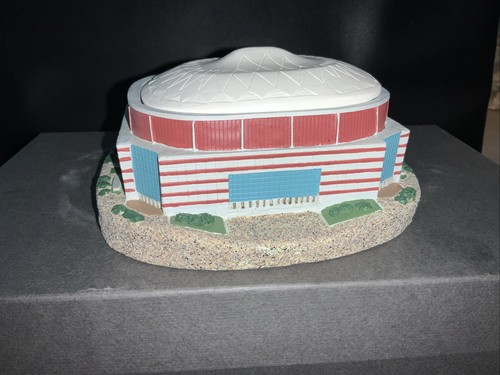 Limited Edition Georgia Dome Replica Stadium Gold Series 397/4750 NFL #440 - Picture 4 of 7