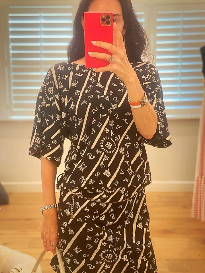 Mini Vestido Balenciaga.T’s Azul Marino Con Letras Crema y Azul Talla Pequeña Foto 3 de 4