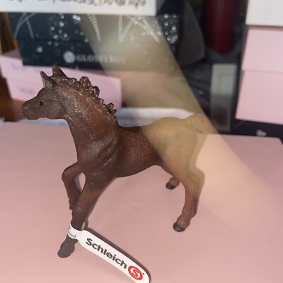 SCHLEICH 13857 Englisch Vollblut Fohlen – Detailgetreue Spielfigur Für Kinder Ab 5 Jahren Aus Der Horse Club Serie
