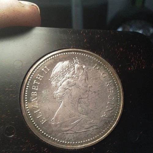 Antique Vintage 1972 Canadian Silver Dollar Uncirculated in Presentation Case