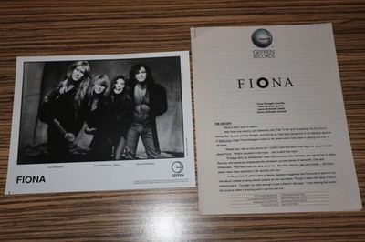 FIONA FLANAGAN - SQUEEZE  -  PROMO PRESS PHOTO AND PRESS RELEASE (SH)