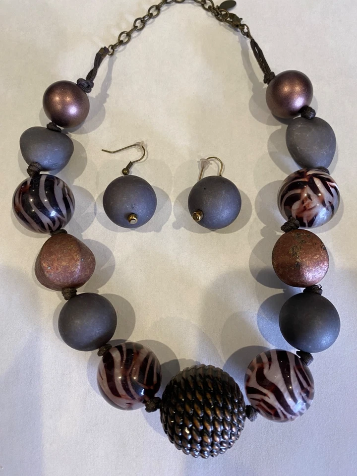 Collar y Pendientes Chicos Moda 18" Gris/Rayas de Tigre/Bronce Cuentas de Polímero Foto 3 de 4