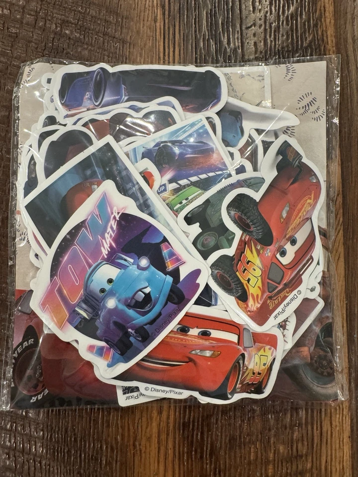 50 piezas pegatinas impermeables de vinilo de dibujos animados de coches Disney para hombres adultos Foto 4 de 4
