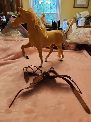 Mattel Barbie Horse Dallas Golden Palomino Doll 1980 Vintage And Accessories