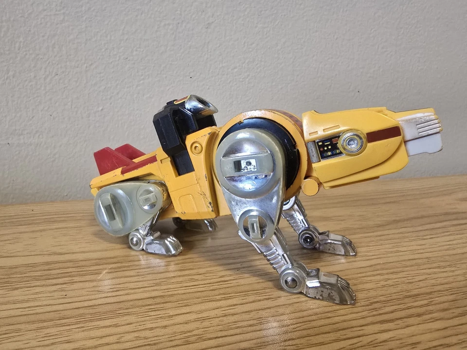 VINTAGE 1981 Japan Voltron Legendary Defender Lion Action Figure Die Cast Toy - Image 3 of 4