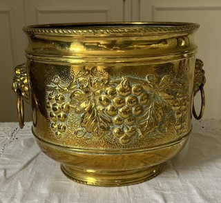 Peerage Vintage Brass Plant Pot With Lion Head Handles & Raised Grape Decoration