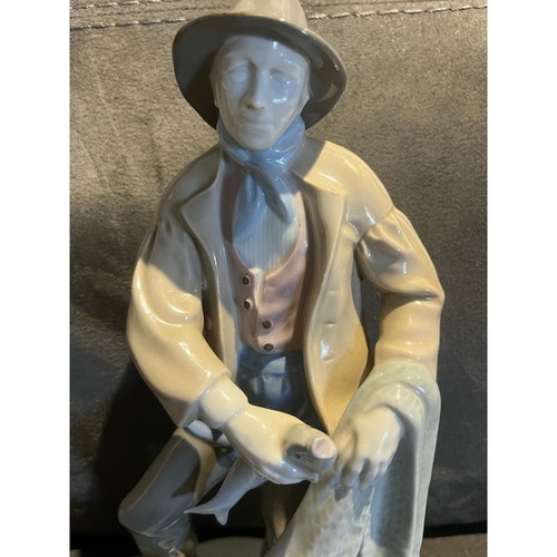 Carl Scheidig Figurine Fisherman Porcelain Marked "Crown S GDR" Germany 10" - Picture 4 of 5