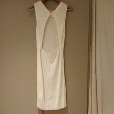 Abito Zara bianco aperto ritaglio schiena maglia fine lunghezza media taglia S (veste anche XS)