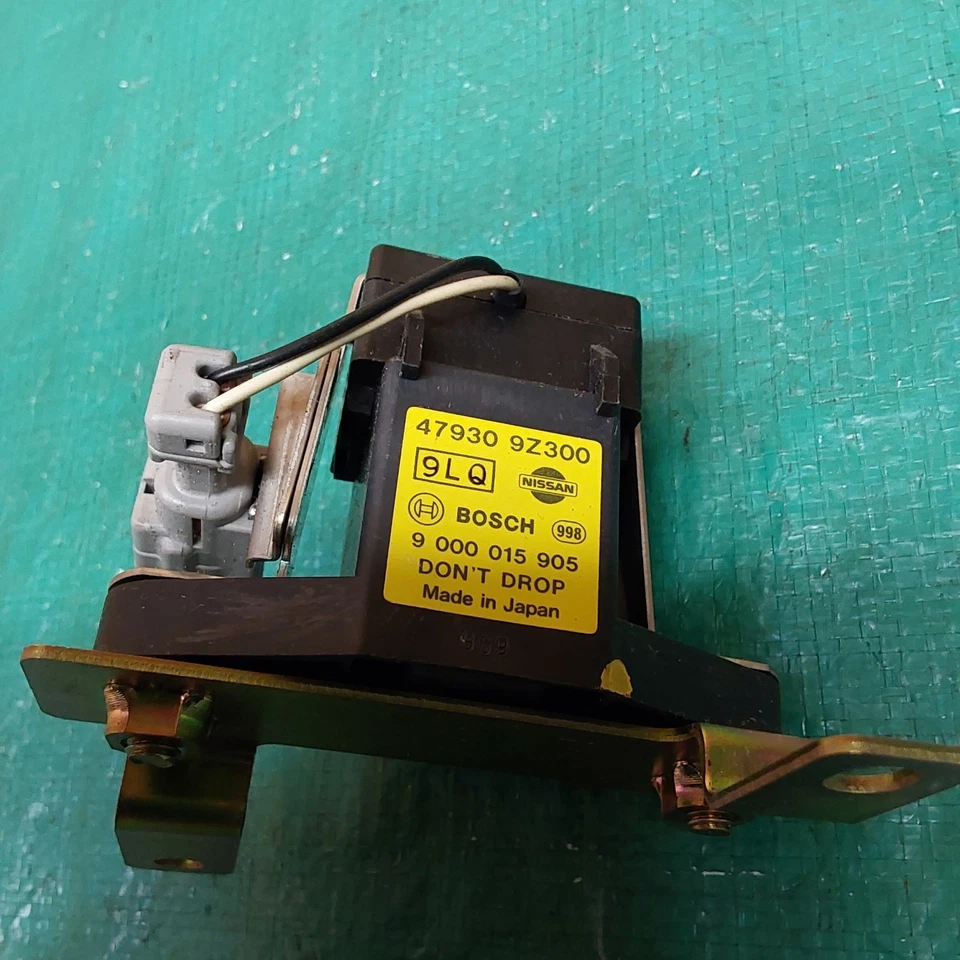 1999-2001 Nissan Frontier Deceleration ABS Stability G Sensor OEM 47930-9Z300 - Image 4 of 4