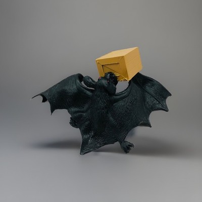 VINTAGE Soft Jiggle Gummy Rubber Bat Biting A Box Halloween Decor 11 