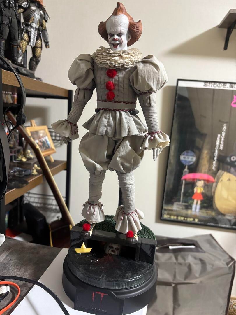 MMS555 ホットトイズ ペニーワイズ pennywise 1/6フィギュア 1/6 Hot Toys MMS555 It: Chapter Two Pennywise Bill Skarsgard