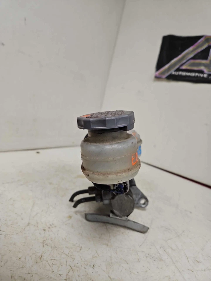 Cilindro maestro de freno 10-13 SUZUKI KIZASHI AT con depósito OEM Foto 4 de 4