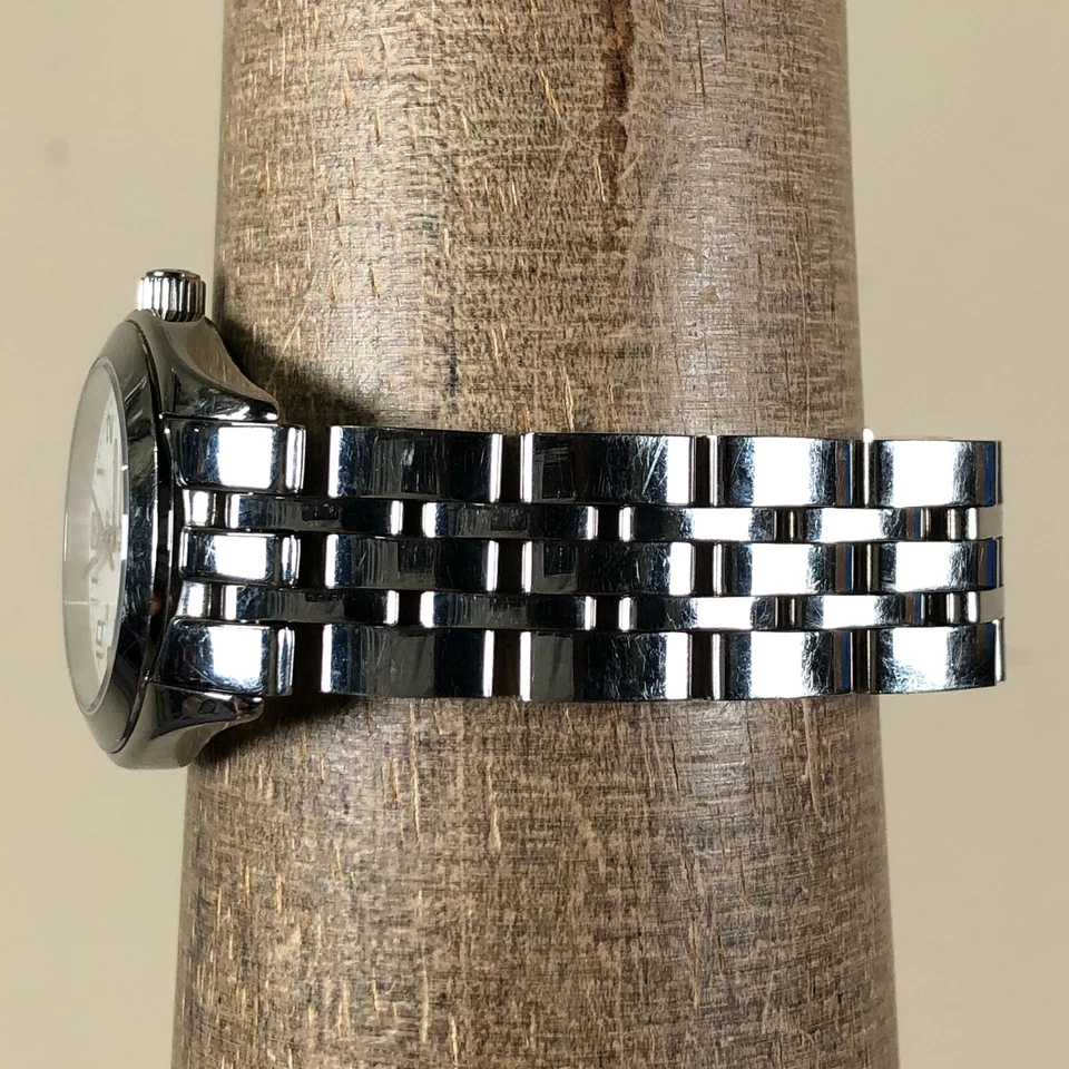 Victorinox Swiss Army 女士 Alliance Date 银色石英表 26 毫米手表 6 — 第 3/4 张图片