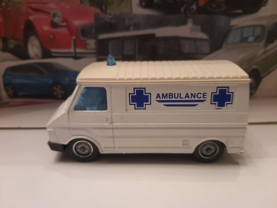 Citroën C35 Ambulance VSAB Solido au 1/43 Made in France - Photo 3/4