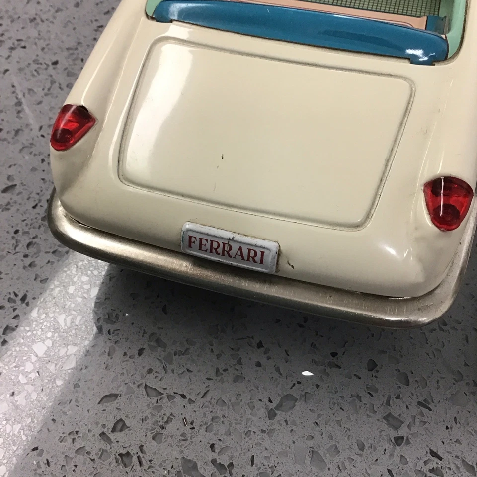 Coche deportivo Bandai Ferrari motor de fricción estaño hecho en Japón Foto 3 de 4