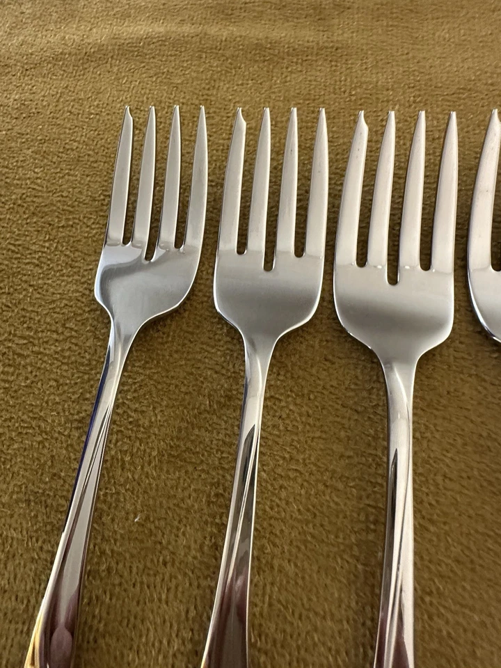 SET OF (5) ONEIDA Deluxe GOLDEN CALLA LILY SALAD FORKS Stainless Flatware - Image 3 of 4