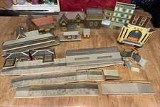 Lot Of OO Building Kits Railroad Platforms Homes Vintage Hornby  Paper Card