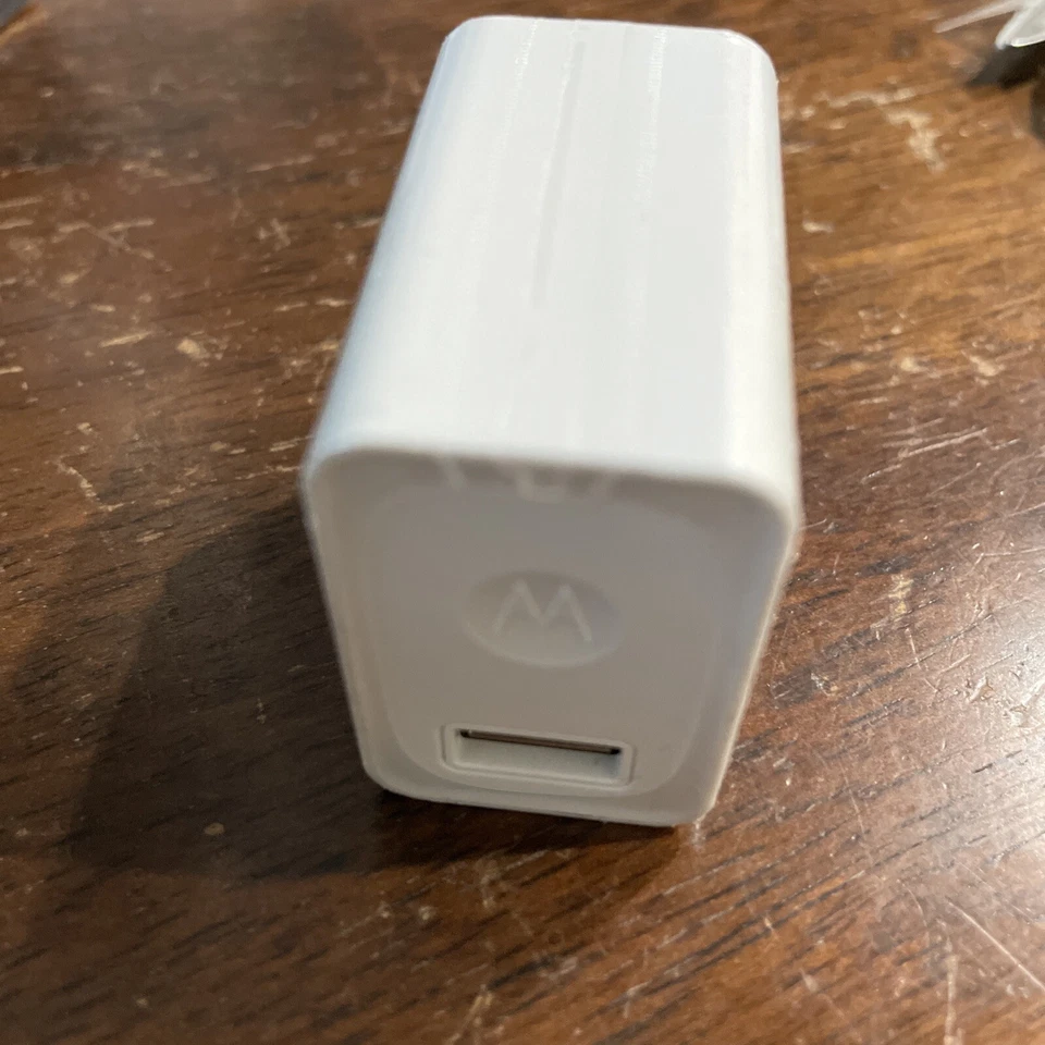OEM Motorola SPN5945A TurboPower 10W Rapid Fast Wall Charger Adapter White - Image 3 of 4